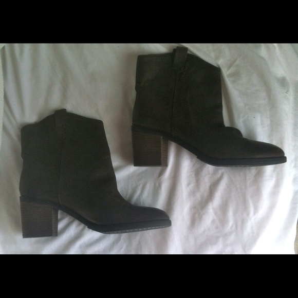 Boutique 9 CURAN ANKLE BOOT 8M/Dark Brpwn/NWT - Picture 2 of 5
