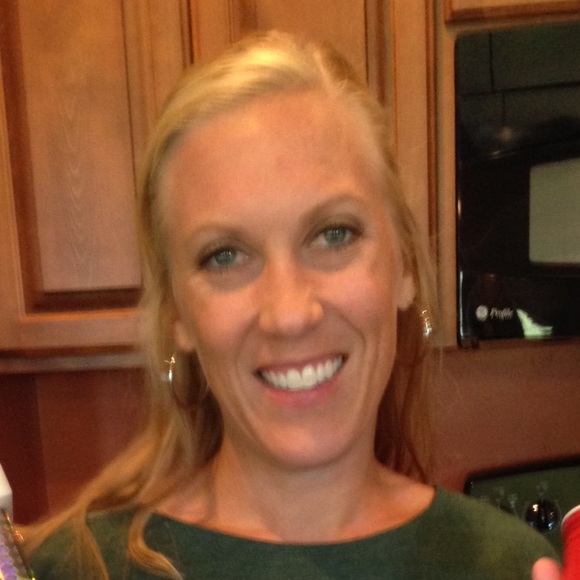 Meet your Posher, Sara - Picture 1 of 1