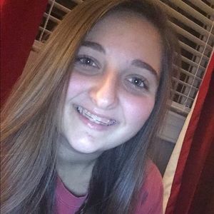 Meet your Posher, Caitlin