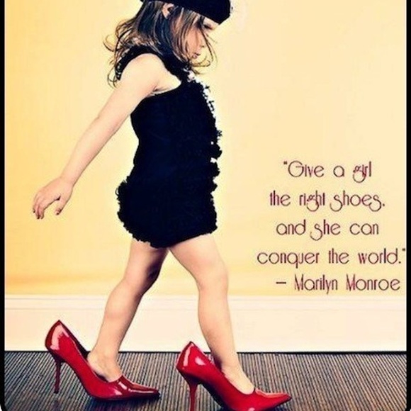 Meet your Posher, Madison - Picture 2 of 2