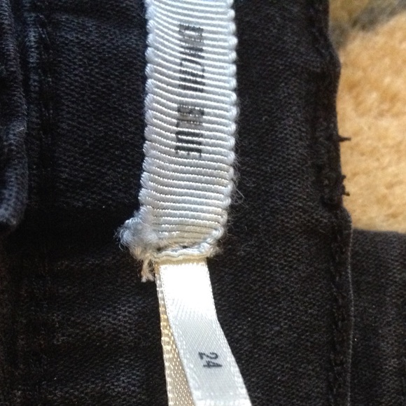 24 piped stretchy skinny jeans from UO - Picture 3 of 3