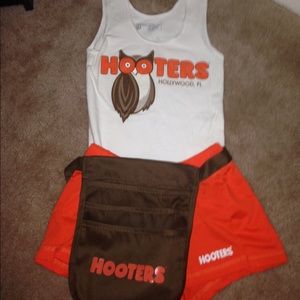 Authentic hooters costume! Perfect for Halloween