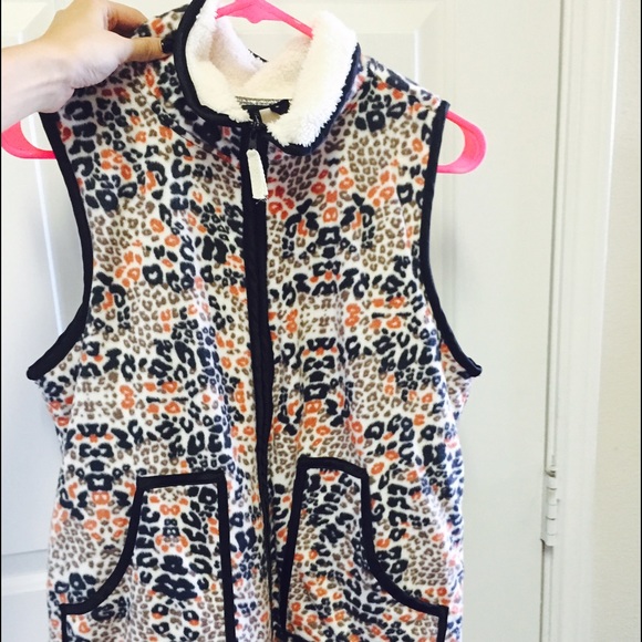 Fuzzy Leopard Print Vest! - Picture 1 of 1