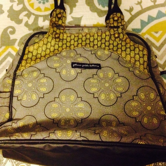 Petunia Pickle Bottom sashay satchel