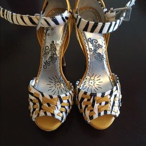 Naught Monkey zebra print peep toe w/ ankle strap