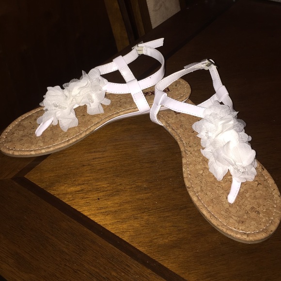 BONGO flat sandals size 7 1/2