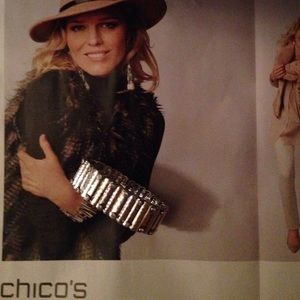 💕Chico's "Kellan" silver stretch bracelet 💕