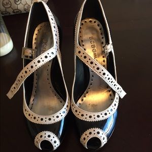Gorgeous BCBG  black and white Mary Janes!!