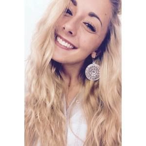 Meet your Posher, Becky