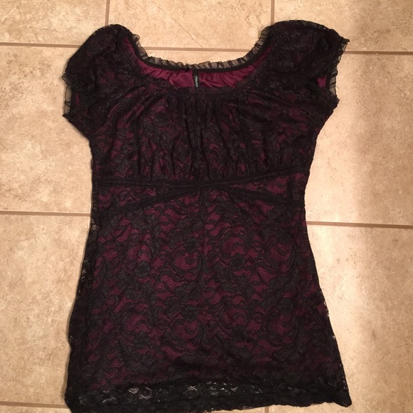 Maurices wine and black lace top