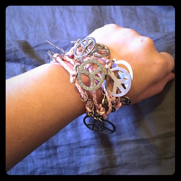 Baby Pink Peace Sign Rope Bracelet - Picture 1 of 2