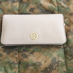 Tory Burch Robinson hidden zip cont. wallet