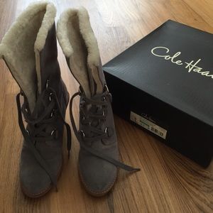 Cole Hann Sherling lace up boots, grey suede 6.5