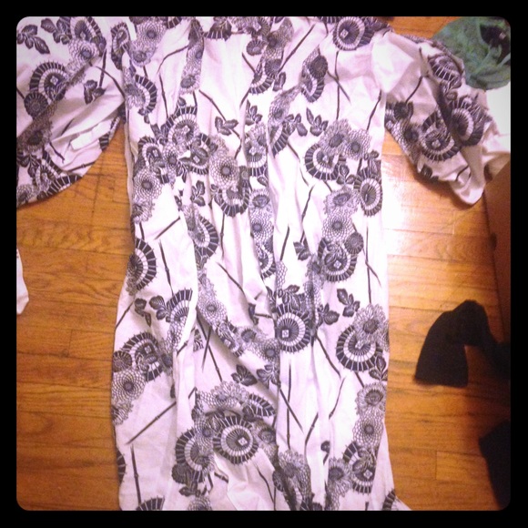 Women's white and blue casual kimono