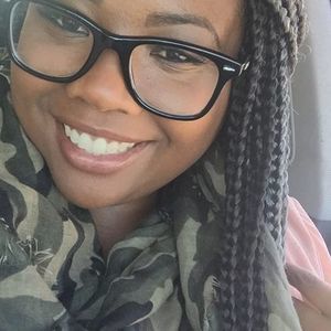 Meet your Posher, Whitney