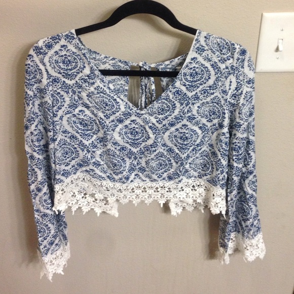 Lace blue and white top - Picture 1 of 3