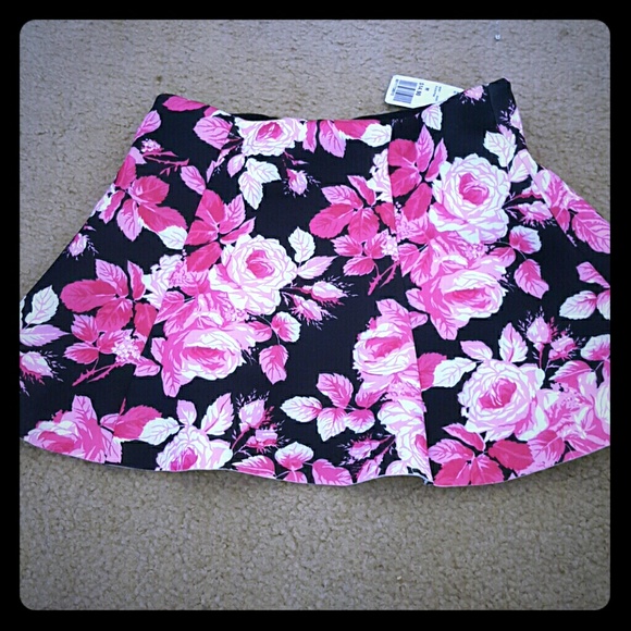 Flowered skater skirt