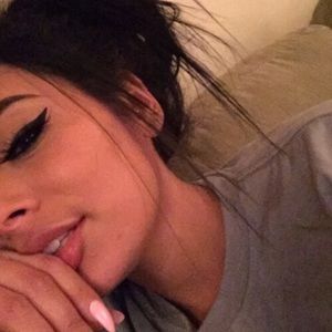 Meet your Posher, Jene