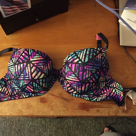 Victoria's Secret bra . Never wore - Picture 1 of 1