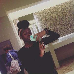 Meet your Posher, Naomi