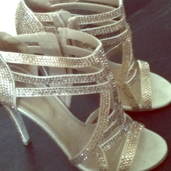 Sergio Rossi high heel strappy shoe. Gold and nude