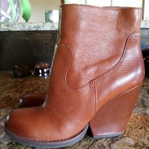 Korks brand brown booties sz 8