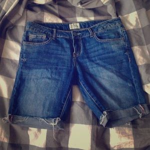 Cutoff shorts