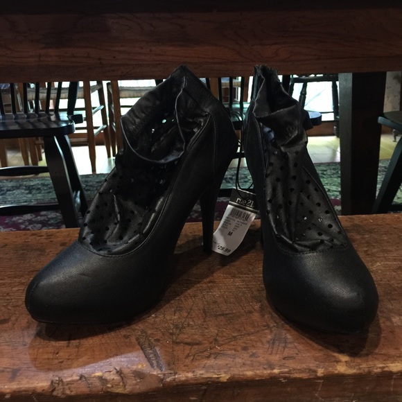 Rue 21 black heels