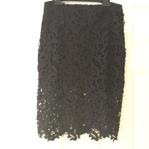 DAILY LOOK LACE SKIRT