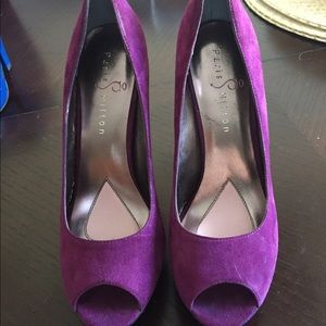 Purple suede peep toe pumps w/ detail on platform