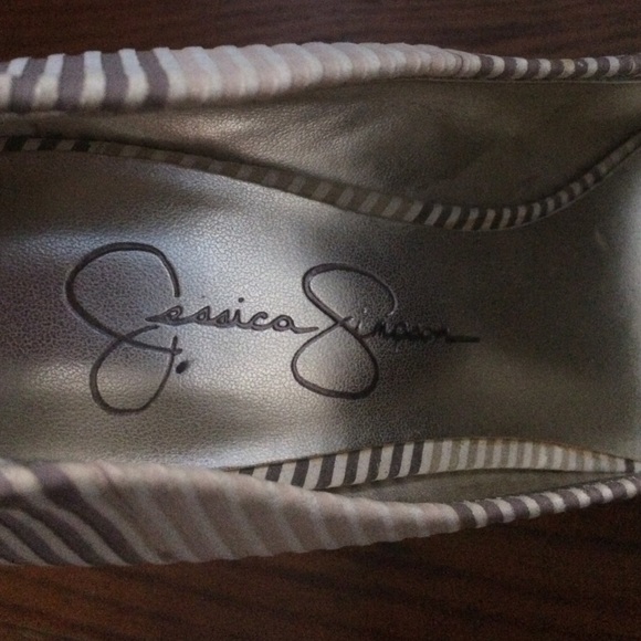 Jessica Simpson pumps - Picture 3 of 3