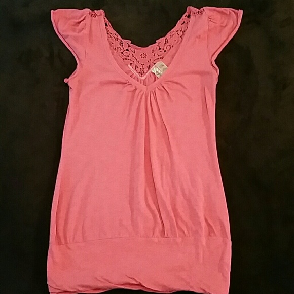 🚫SOLD🚫 TO LOCAL BUYER! Cotton top in salmon