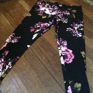 Black floral print leggings