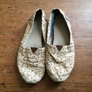 Leopard print Toms