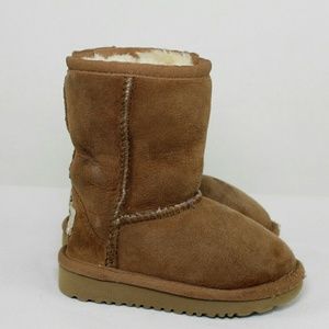 UGG Toddlers Classic Short 5251 Boots Size 7