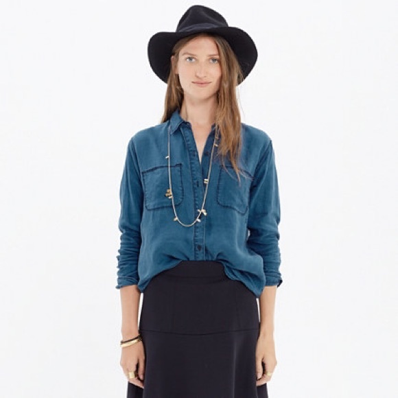 MADEWELL // indigo linen "ex-boyfriend" shirt.