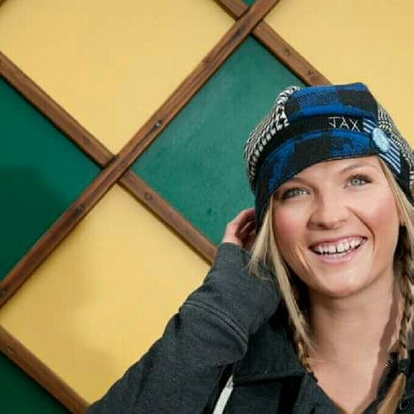 Meet your Posher, Adrienne - Picture 3 of 4