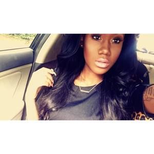 Meet your Posher, Joycè