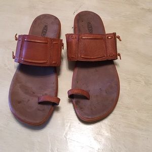 Keen toe sandals