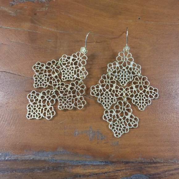 🆕 Statement Earrings - Picture 2 of 2