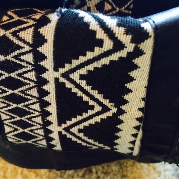 🚫🚫SOLD ON MERC🚫🚫Black boots with tribal print! - Picture 2 of 4