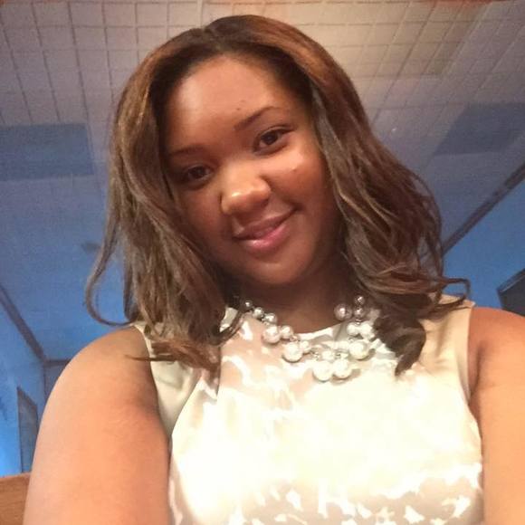 Meet your Posher, Emoni