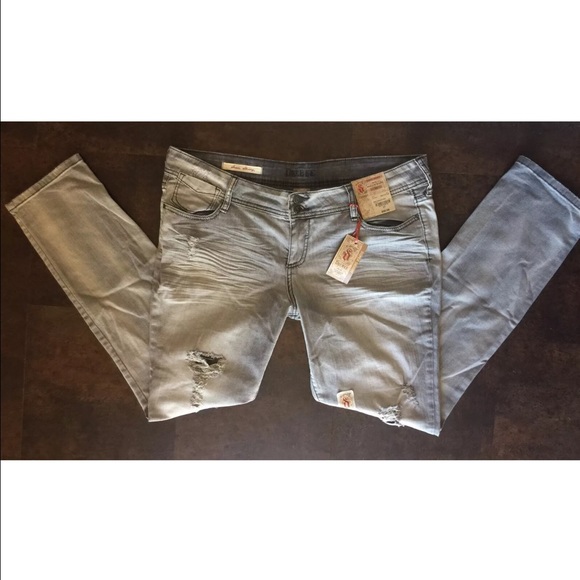 Decree Juniors Plus Size 17 Distress Denim Jeans - Picture 4 of 4