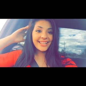 Meet your Posher, Alejandra