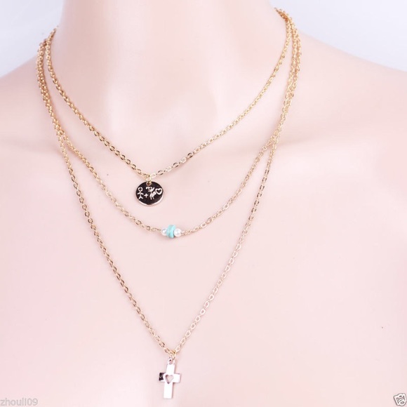 Charming 3 layered- necklace - Picture 2 of 2