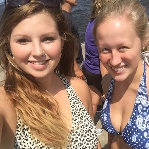 Meet your Posher, Daniela