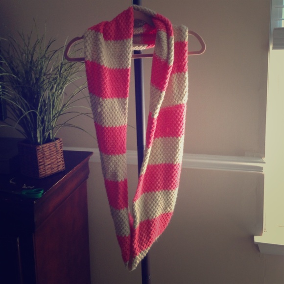 Gap scarf
