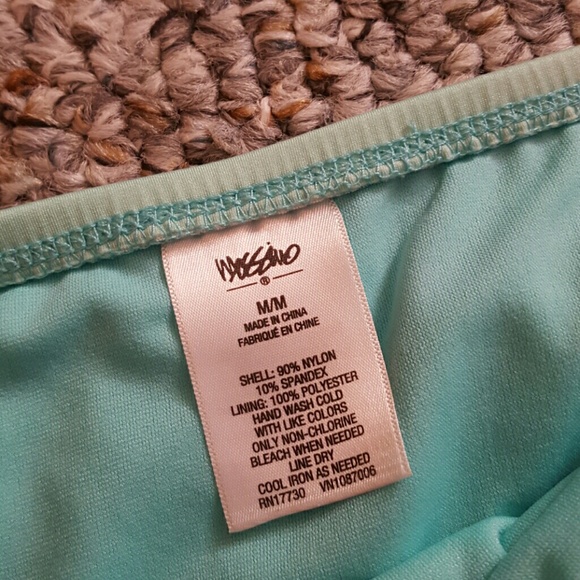 Swim bottoms - Picture 2 of 3