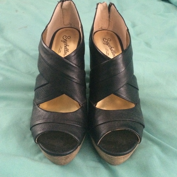 Seychelles Black Wedges