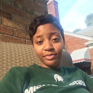 Meet your Posher, Whitney